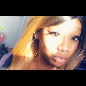 Meet your Posher, Monique